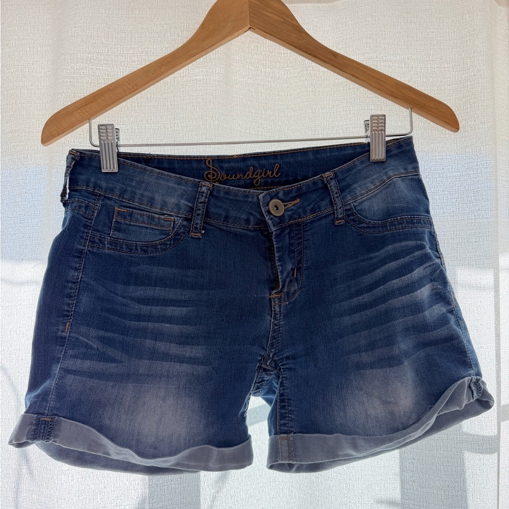 Soundgirl Women's Blue Rolled-Hem Denim Shorts